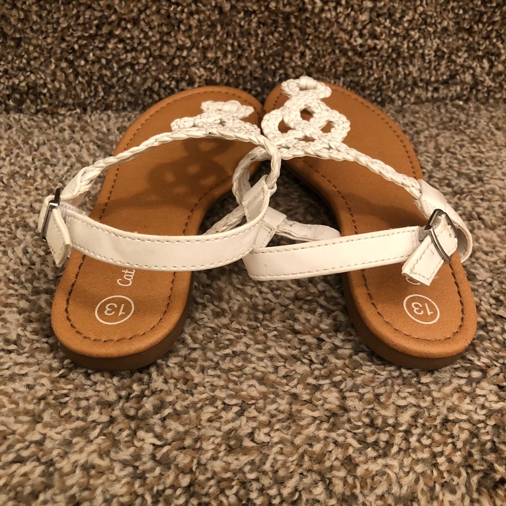 Cat and Jack Girl’s White Flat Sandals Size 13